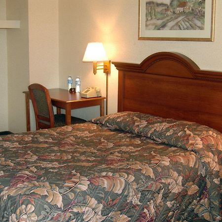 Shore Pointe Motor Lodge Of St Clair Shores Roseville Esterno foto