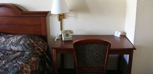 Shore Pointe Motor Lodge Of St Clair Shores Roseville Esterno foto