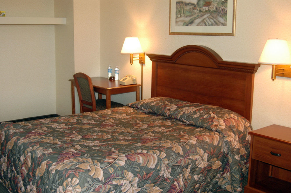 Shore Pointe Motor Lodge Of St Clair Shores Roseville Esterno foto